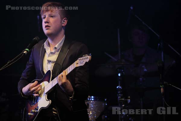 TWO DOOR CINEMA CLUB - 2009-11-07 - PARIS - La Cigale - 